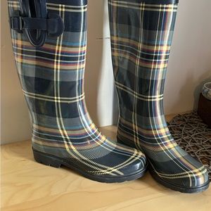 High plaid rain boots 7.5 gently worn